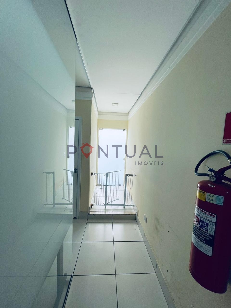 Aluguel de sala comercial de alto padrão em marília-sp, jard