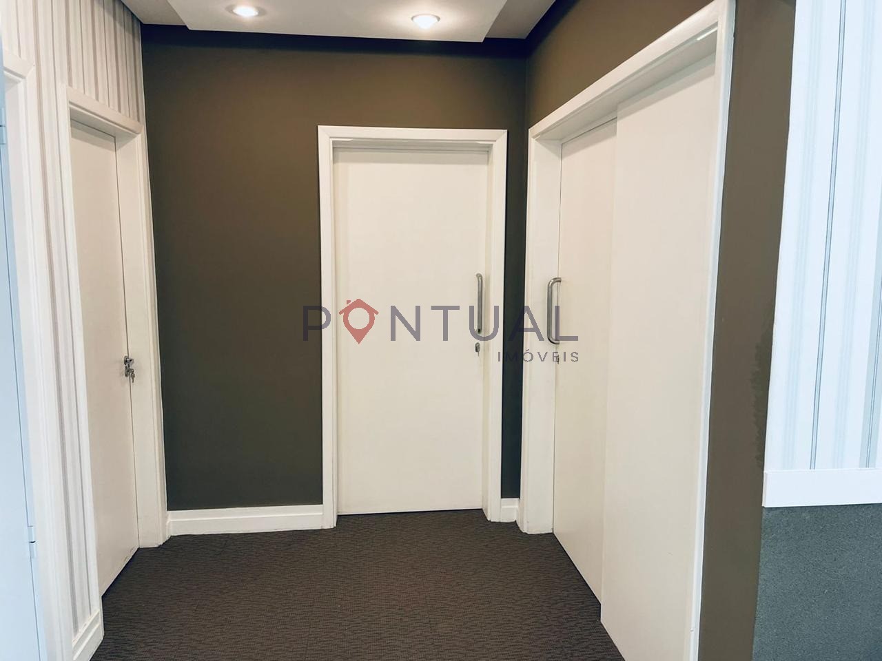 Aluguel de sala comercial de alto padrão em marília-sp, jard