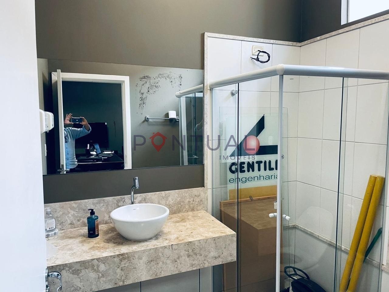 Aluguel de sala comercial de alto padrão em marília-sp, jard