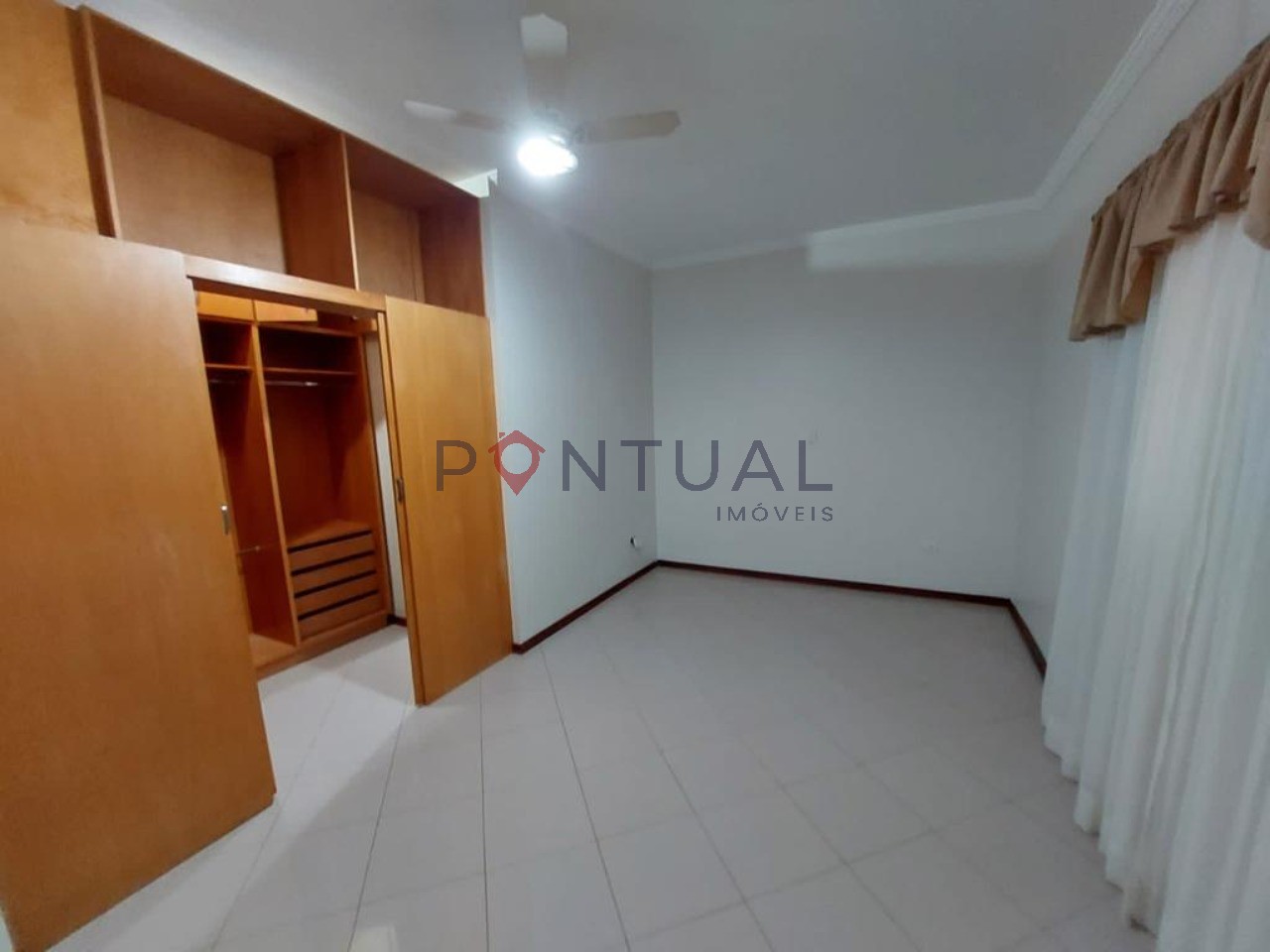 Chácaraa venda em marilia em condominio fechado com 3 quarto