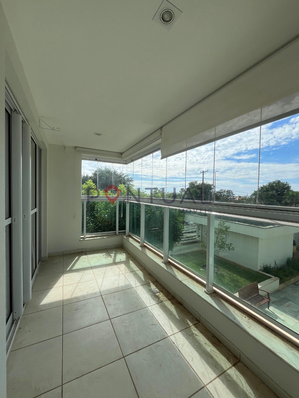 Apartamento à Venda em Marília-SP no Condomínio Pátio Esmeralda