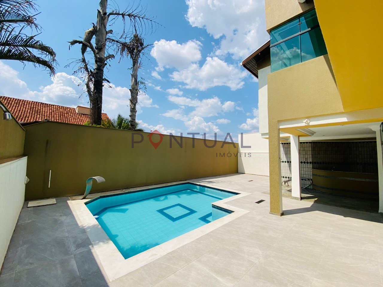 Casa de luxo no Parque das Esmeraldas, Marília-SP. Disponível para alugar e venda. Venha visitar!