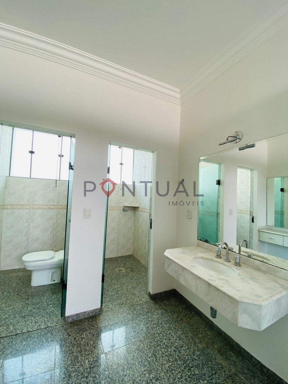Casa de luxo no Parque das Esmeraldas, Marília-SP. Disponível para alugar e venda. Venha visitar!