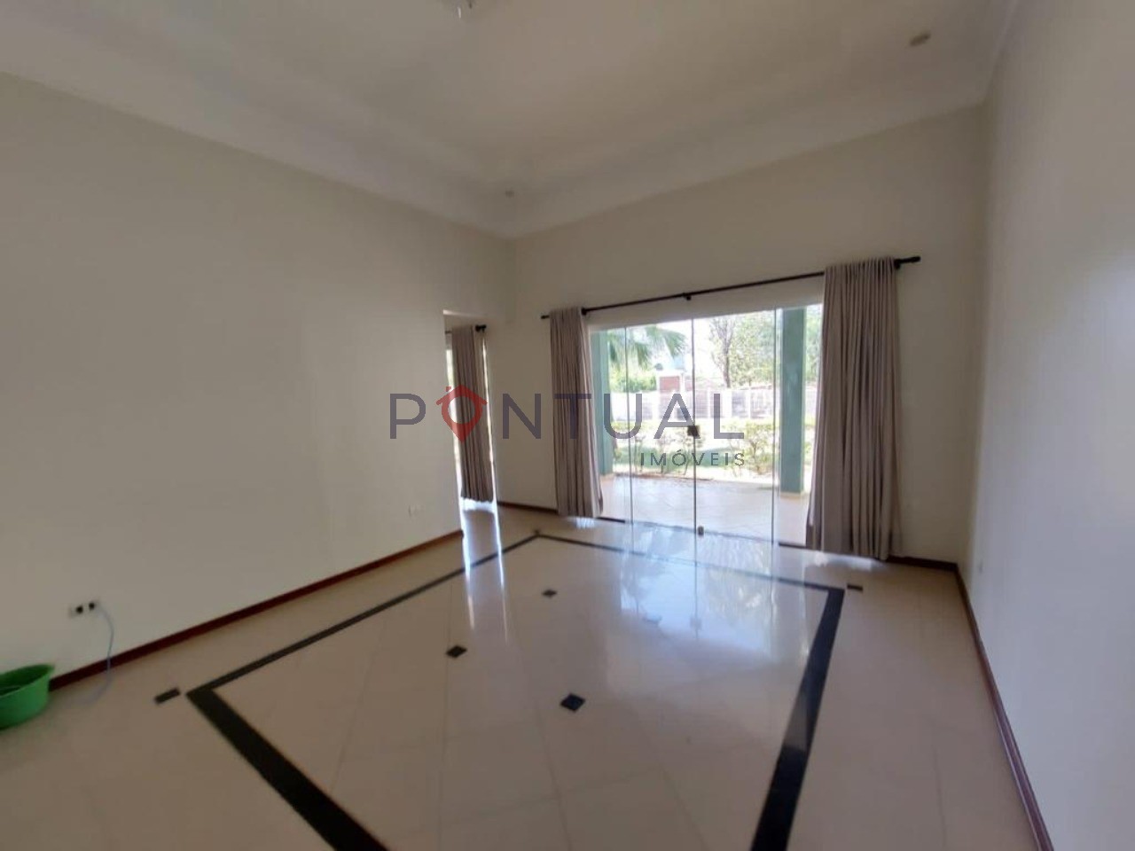 Chácaraa venda em marilia em condominio fechado com 3 quarto