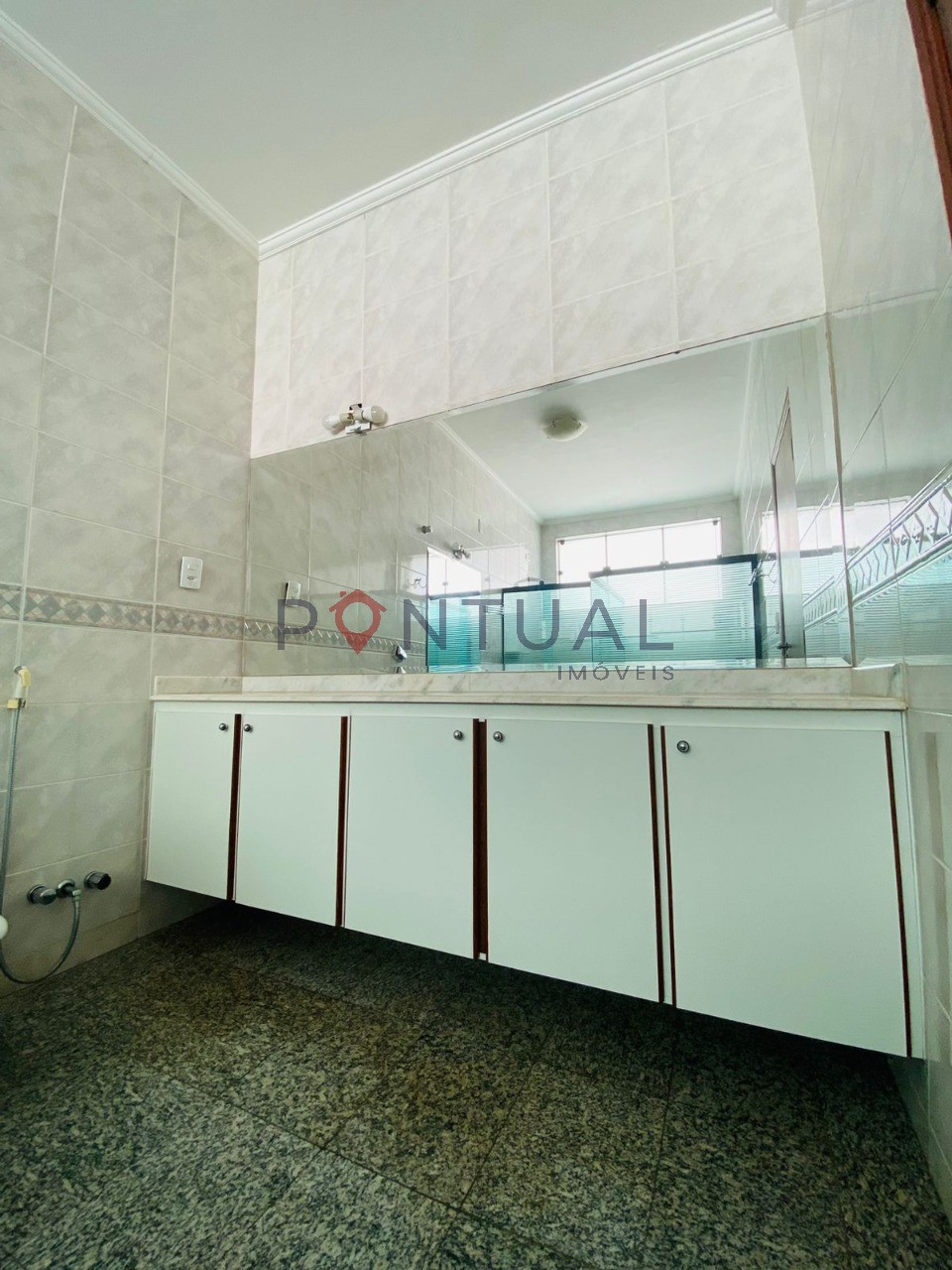 Casa de luxo no Parque das Esmeraldas, Marília-SP. Disponível para alugar e venda. Venha visitar!