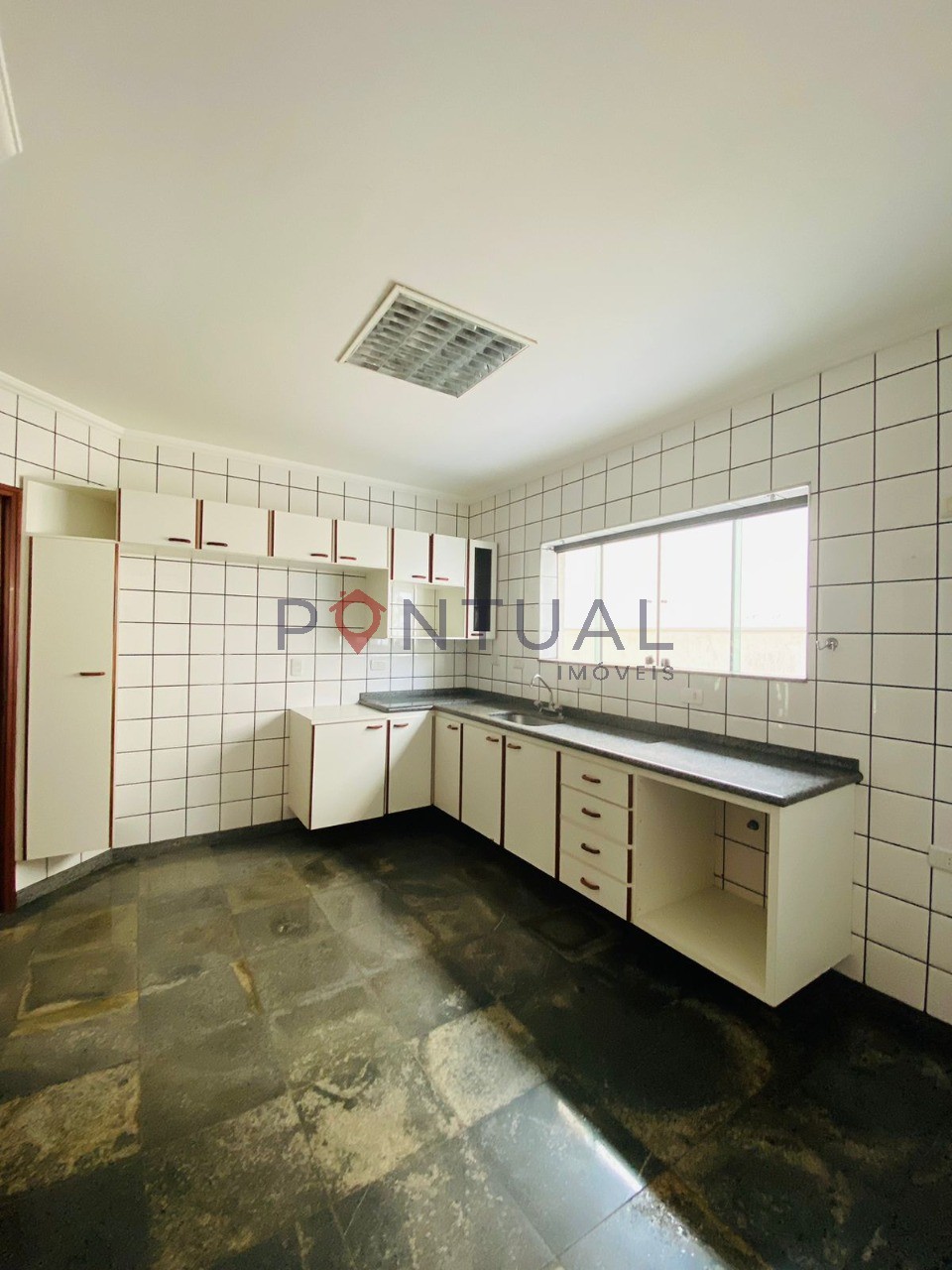 Casa de luxo no parque das esmeraldas, marília-sp. Disponíve
