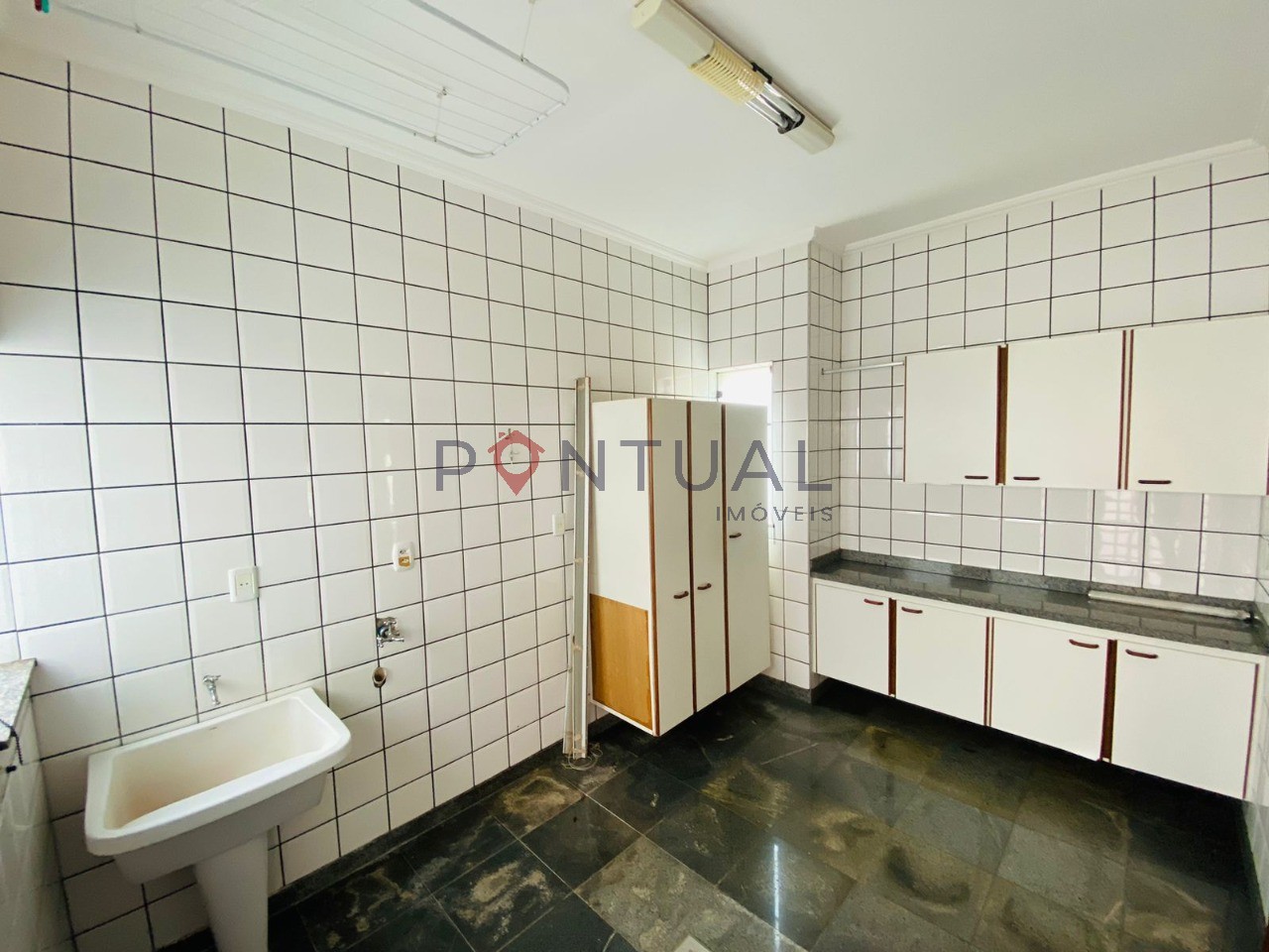 Casa de luxo no parque das esmeraldas, marília-sp. Disponíve