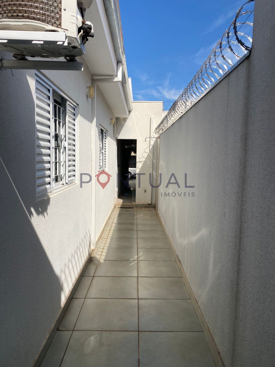 Casa à venda em Marília no Bairro Palmital. Venha visitar!