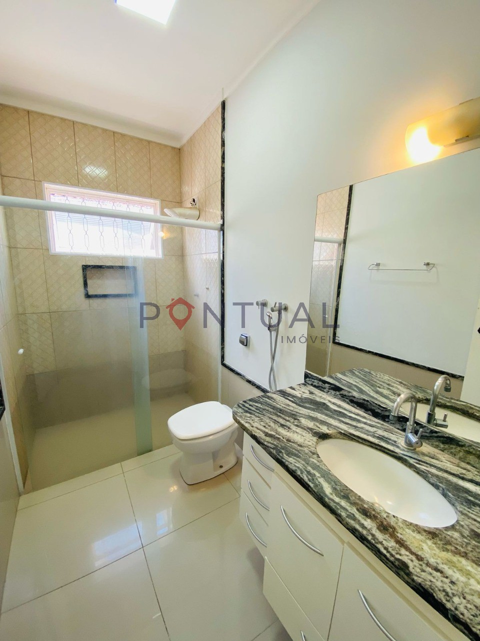 Casa para venda ou para alugar em Marília SP no Jardim Parati. Marque a sua visita!