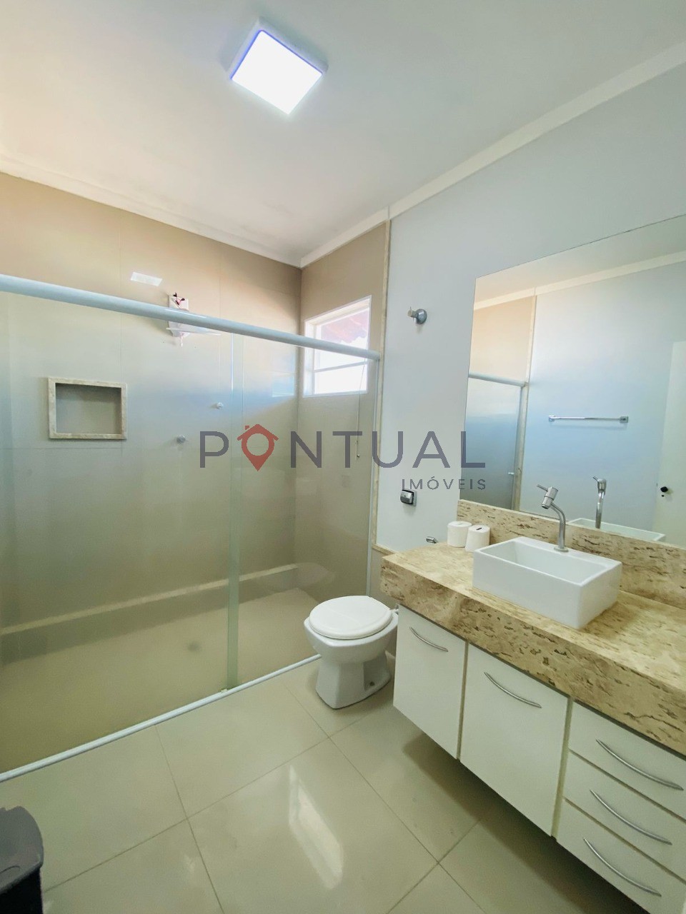 Casa para venda ou para alugar em Marília SP no Jardim Parati. Marque a sua visita!