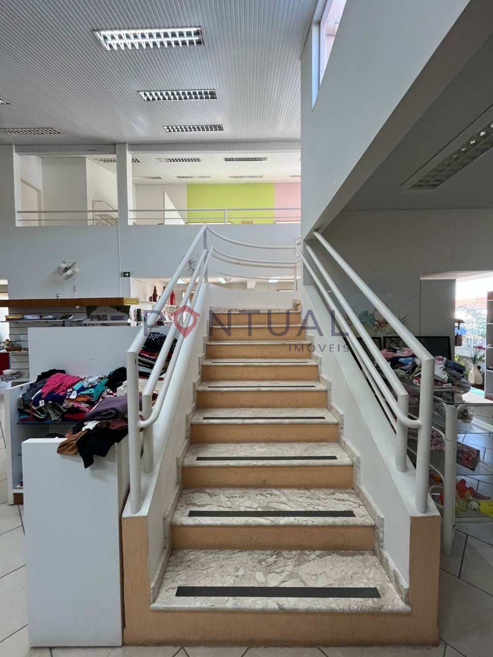 Salão comercial em Marília para venda ou aluguel, 278m² no Jardim Maria Izabel. Venha visitar