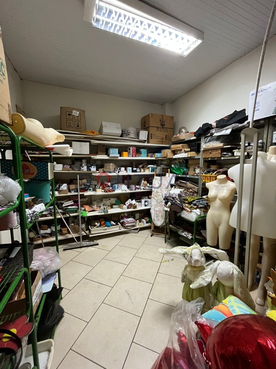 Salão comercial em Marília para venda ou aluguel, 278m² no Jardim Maria Izabel. Venha visitar