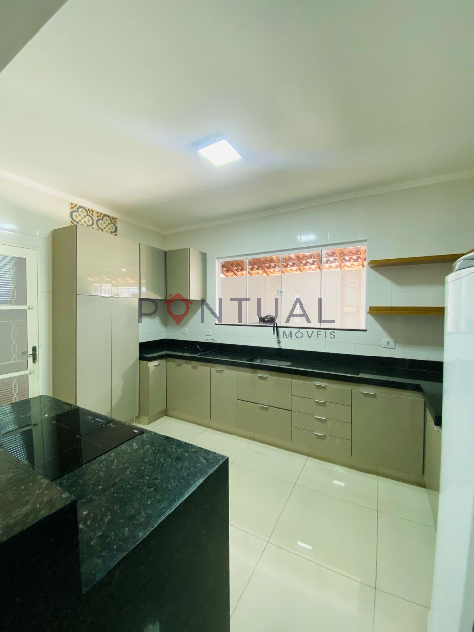 Casa para venda ou para alugar em Marília SP no Jardim Parati. Marque a sua visita!