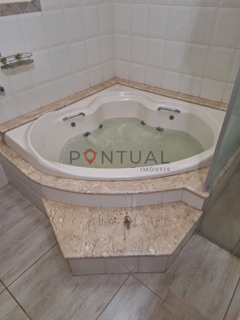 Chácara à Venda no Condomínio Serra Dourada Marília SP 3 Quartos Suíte Piscina R$ 2.990.000 - Visite com a Pontual Imóveis sua imobiliária em Marília