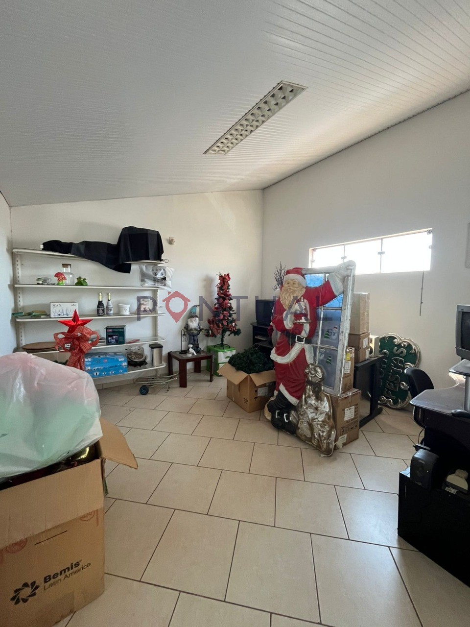 Salão comercial em Marília para venda ou aluguel, 278m² no Jardim Maria Izabel. Venha visitar