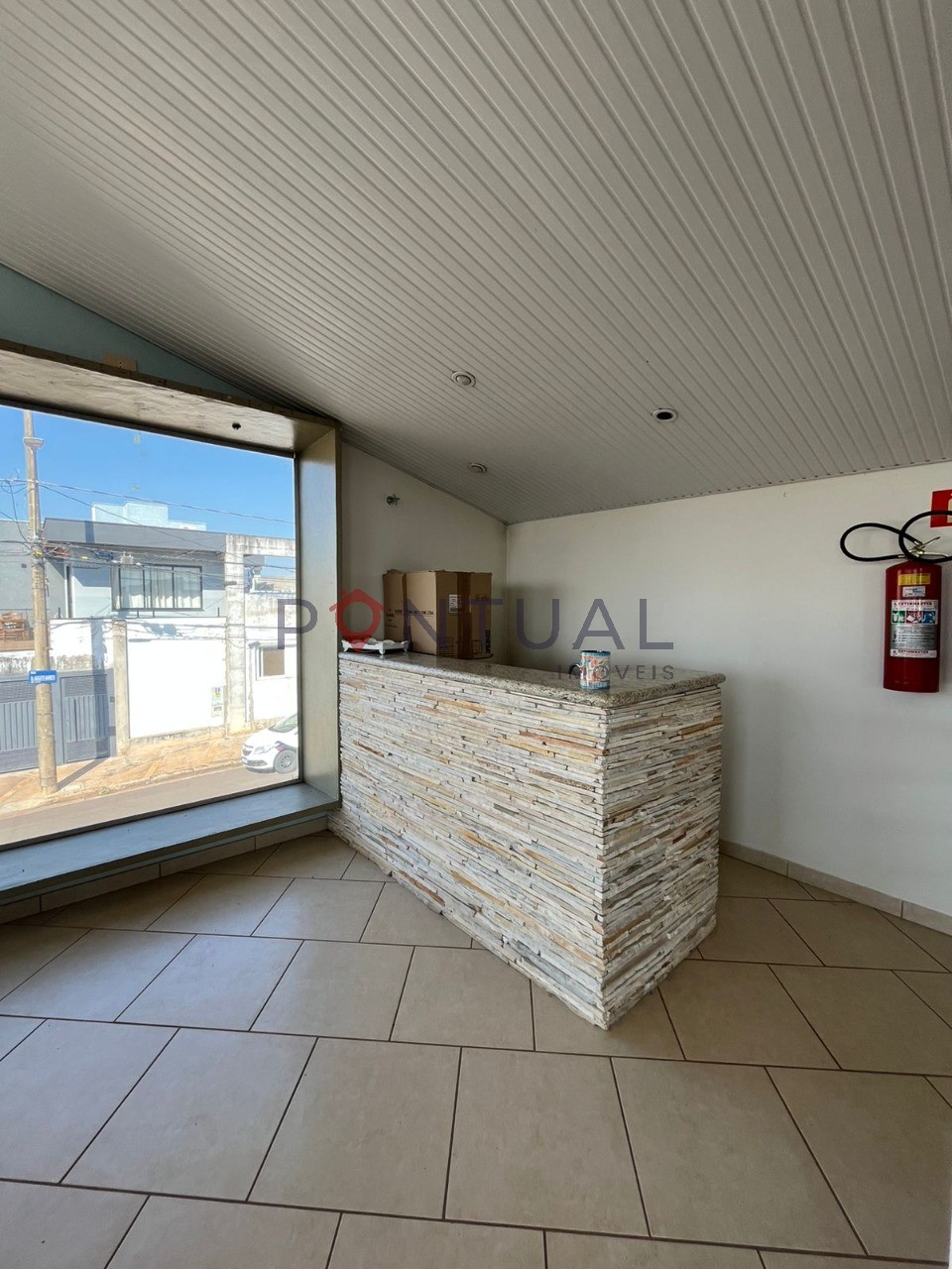 Salão comercial em Marília para venda ou aluguel, 278m² no Jardim Maria Izabel. Venha visitar