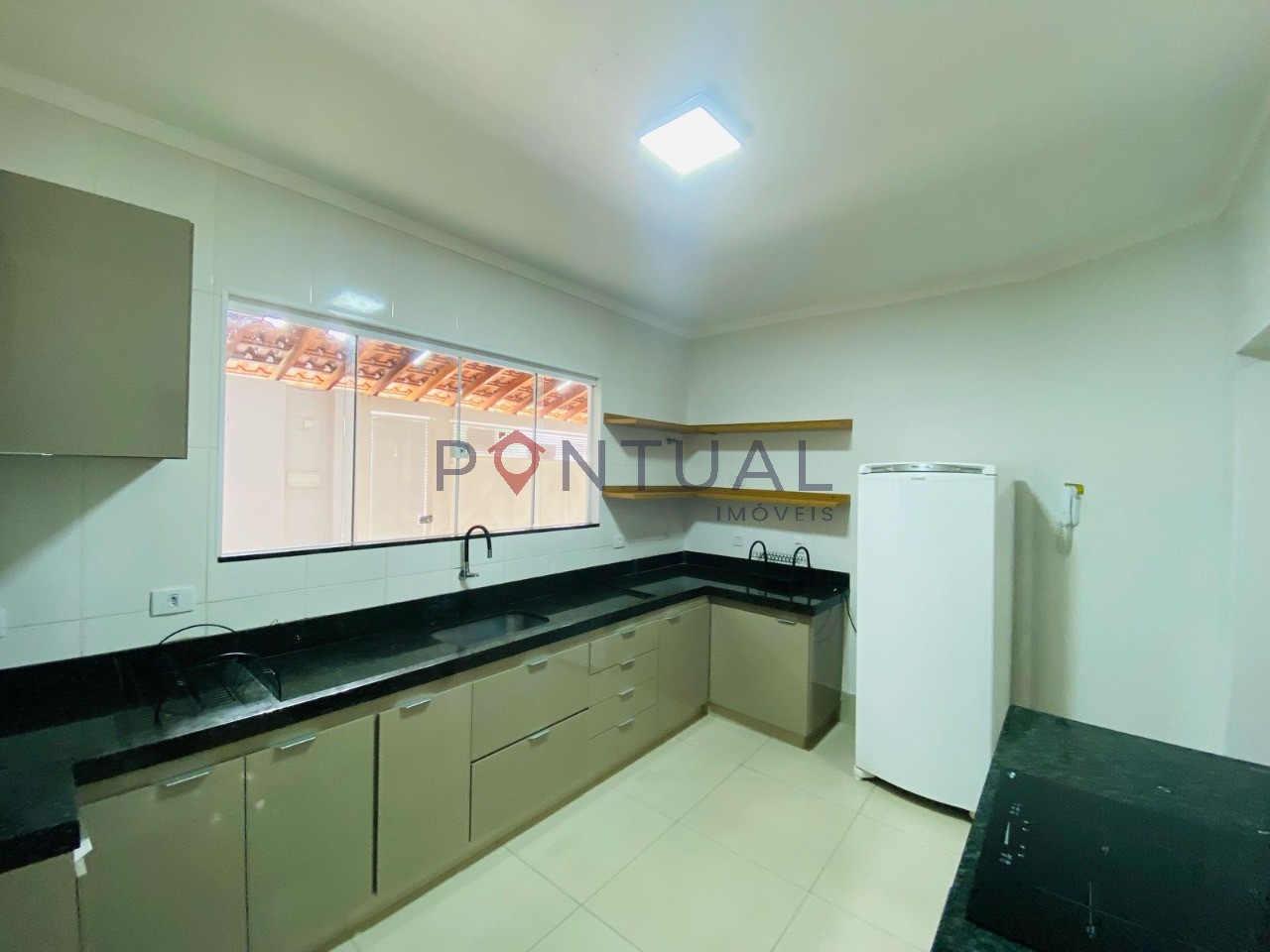 Casa para venda ou para alugar em Marília SP no Jardim Parati. Marque a sua visita!