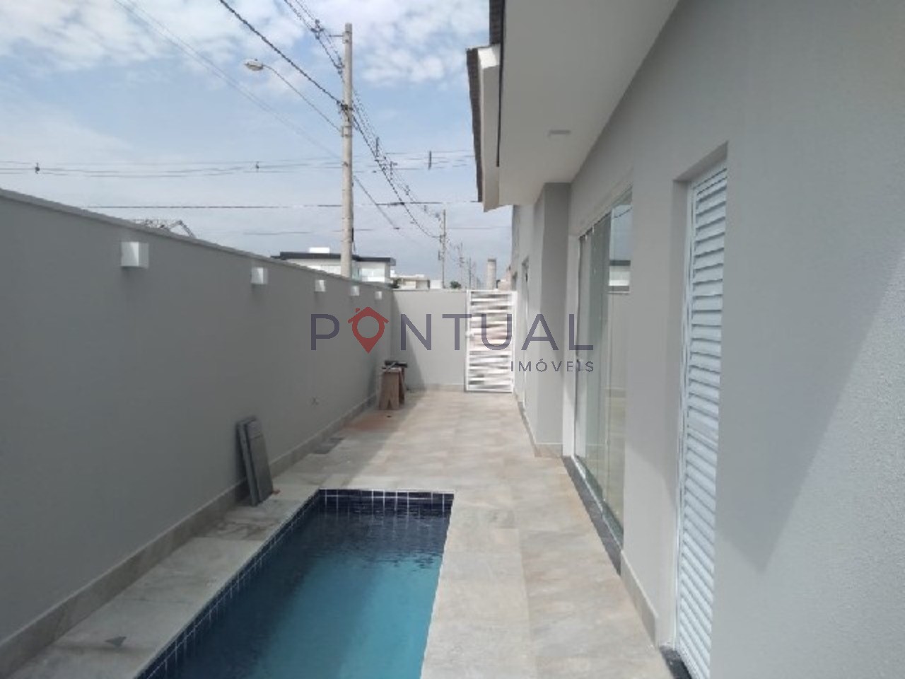 Casa a venda em marília no condomínio jardins de monet