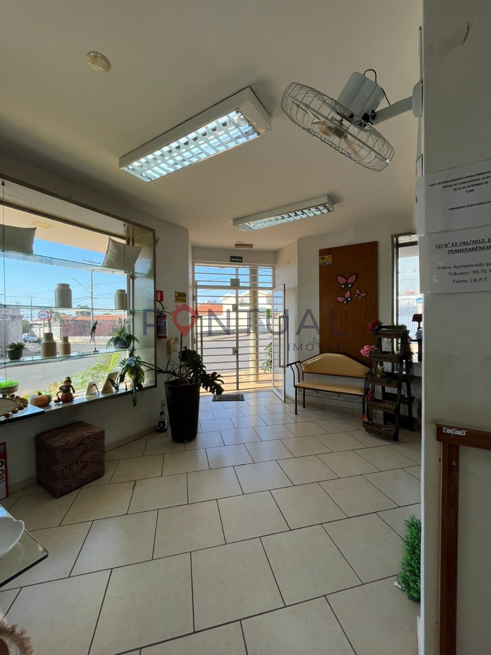 Salão comercial em Marília para venda ou aluguel, 278m² no Jardim Maria Izabel. Venha visitar