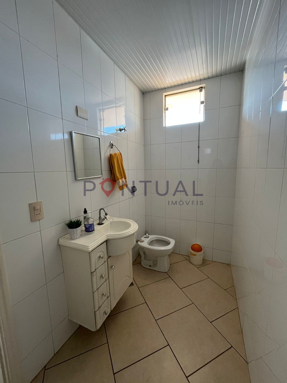 Salão comercial em Marília para venda ou aluguel, 278m² no Jardim Maria Izabel. Venha visitar