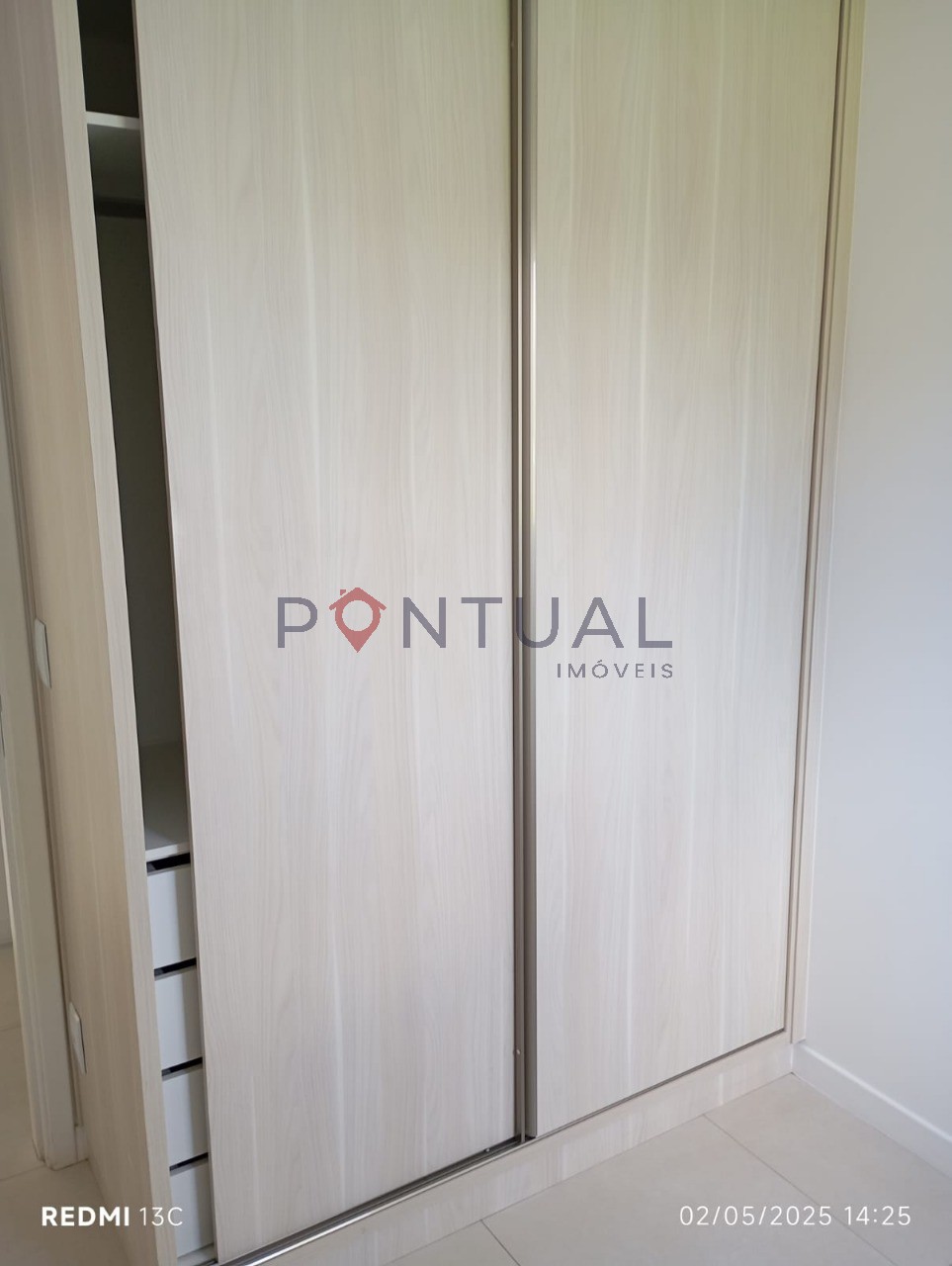 Apartamento à venda no Pátio Esmeralda Fragata Marília 3 dormitórios, suíte, lazer completo ? Negocie na Pontual Imóveis sua imobiliária em Marília