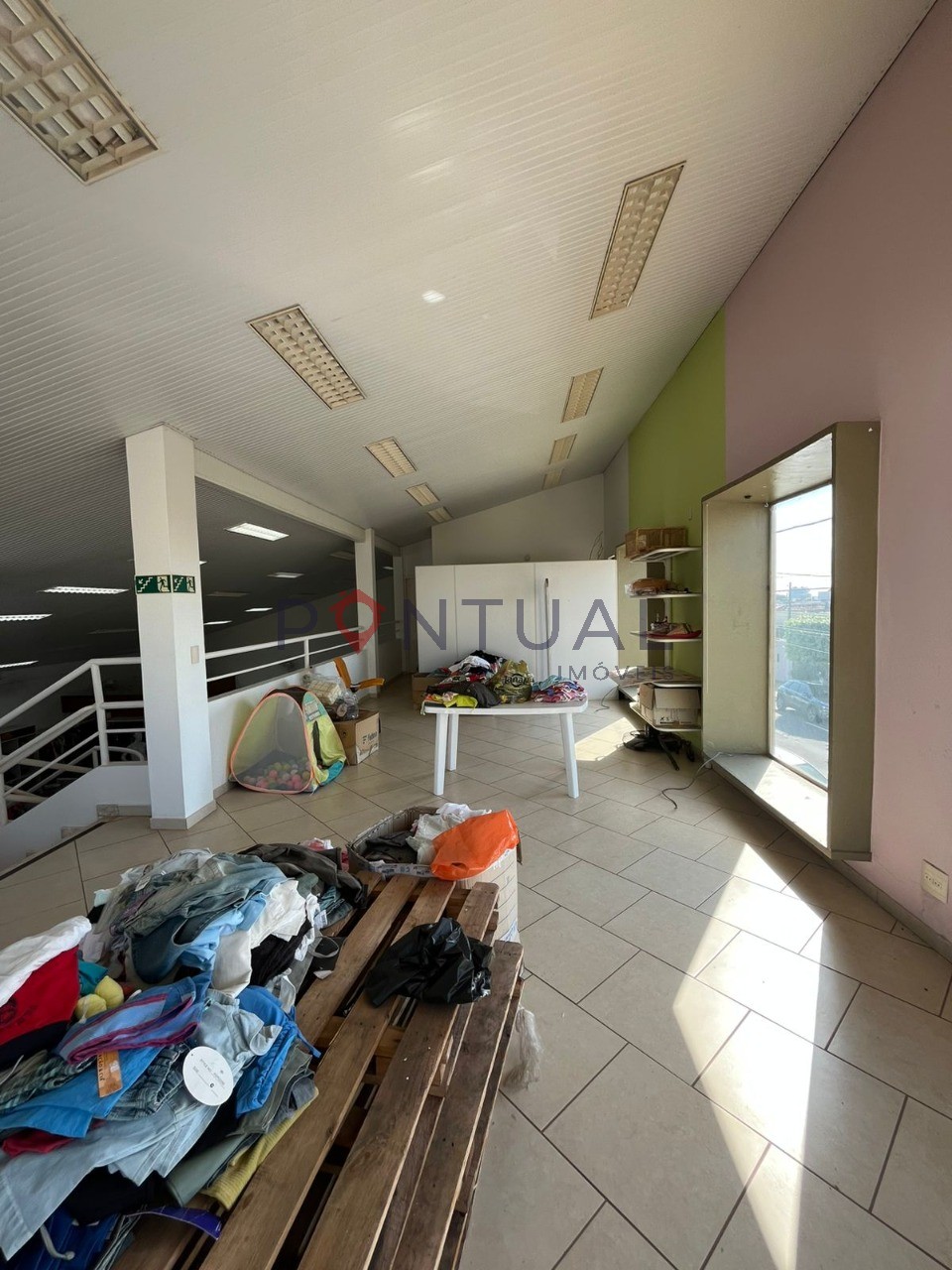 Salão comercial em Marília para venda ou aluguel, 278m² no Jardim Maria Izabel. Venha visitar