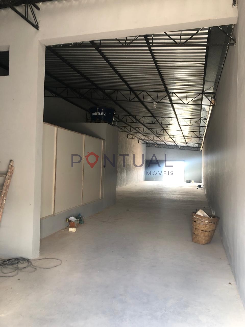 Barracão comercial para alugar na zona sul de marília. Venha