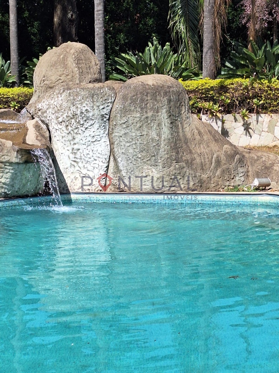 Chácara à Venda no Condomínio Serra Dourada Marília SP 3 Quartos Suíte Piscina R$ 2.990.000 - Visite com a Pontual Imóveis sua imobiliária em Marília