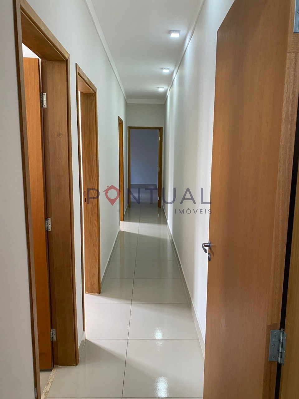 Casa à venda em Marília no Bairro Palmital. Venha visitar!