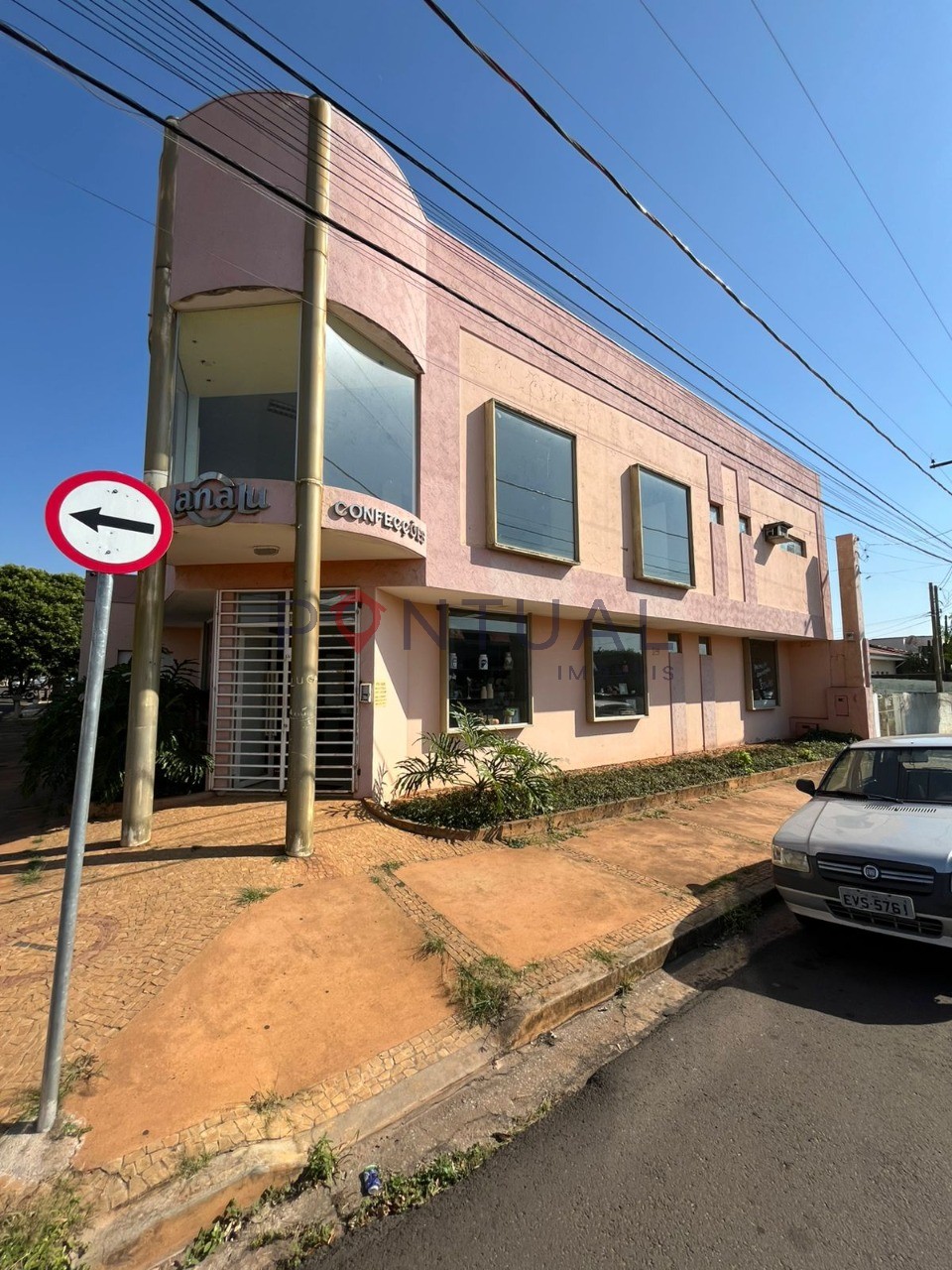 Salão comercial em Marília para venda ou aluguel, 278m² no Jardim Maria Izabel. Venha visitar