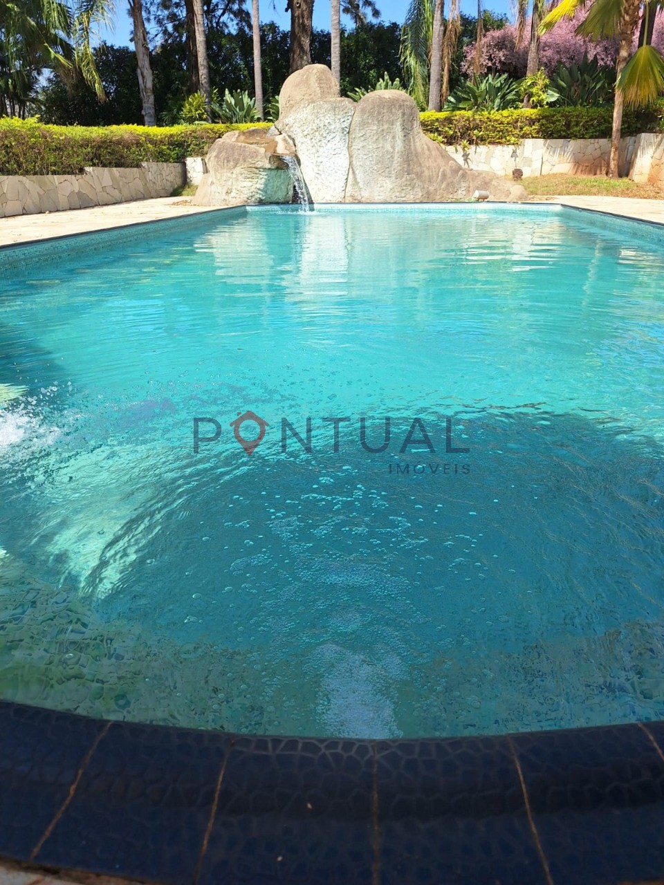 Chácara à Venda no Condomínio Serra Dourada Marília SP 3 Quartos Suíte Piscina R$ 2.990.000 - Visite com a Pontual Imóveis sua imobiliária em Marília