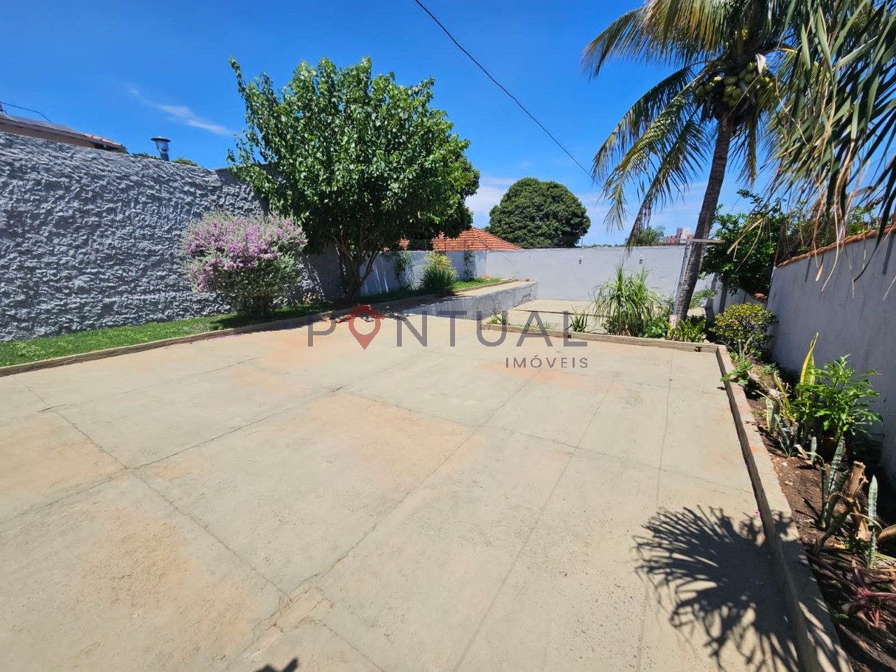 Casa à Venda no Jardim Alvorada em Marília SP com 3 Quartos 4 Vagas, R$ 640 mil - Valor Negociável com a Pontual Imóveis sua imobiliária em Marília
