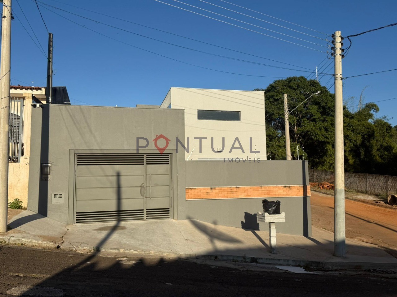 Casa à venda em Marília-SP no Bairro Palmital. Visite!