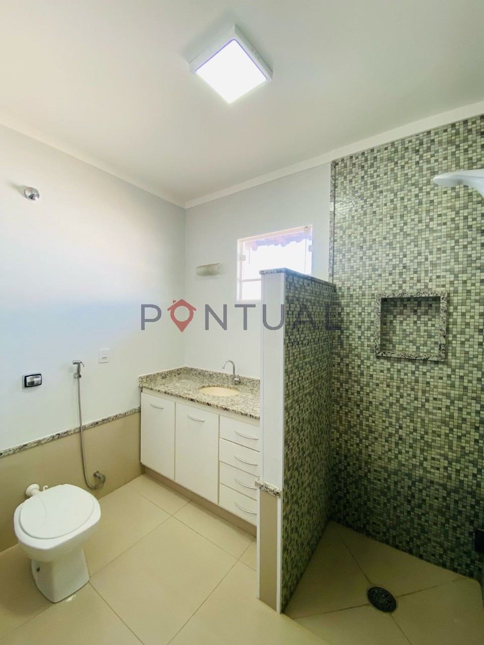 Casa para venda ou para alugar em Marília SP no Jardim Parati. Marque a sua visita!
