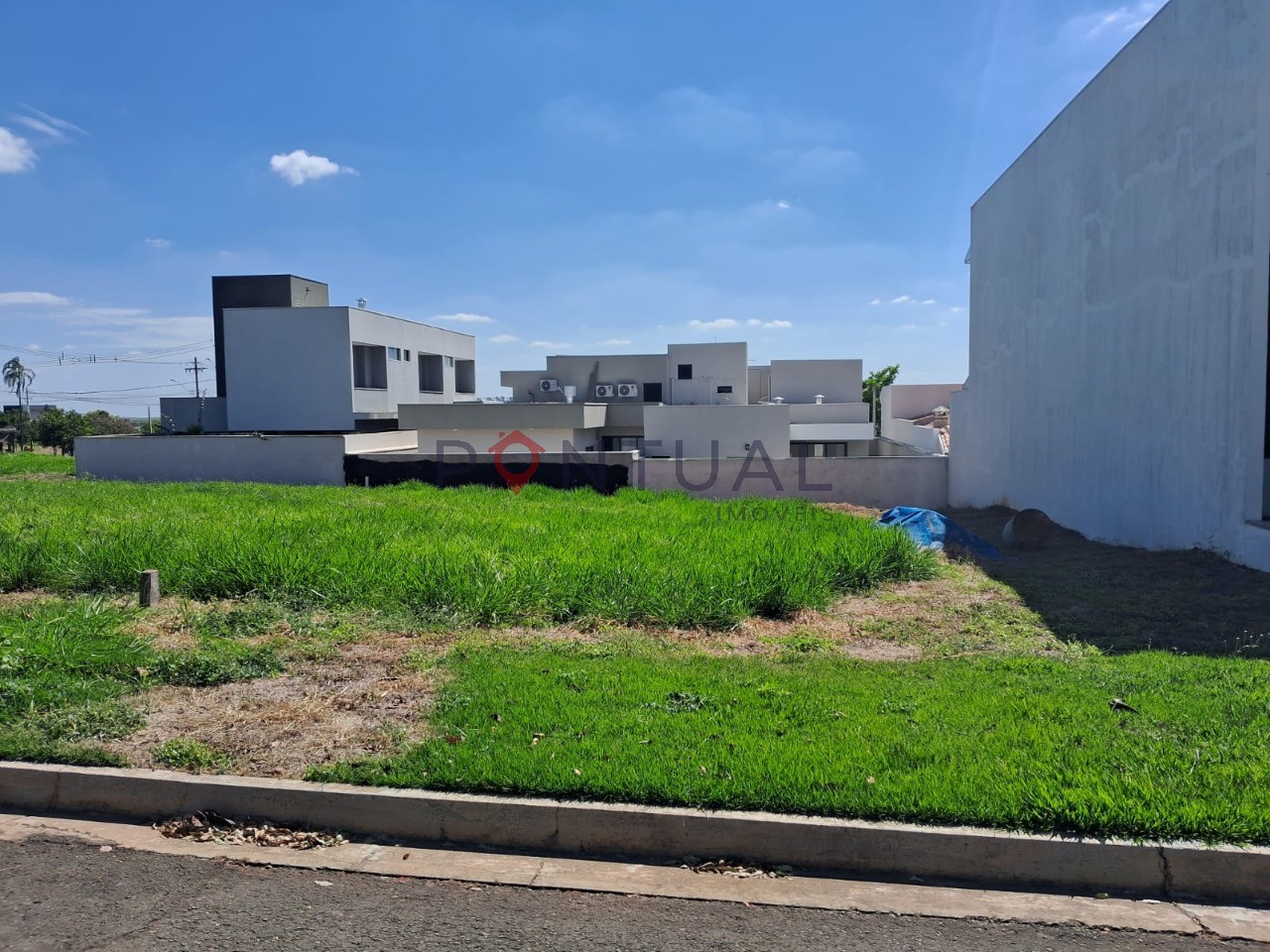 Terreno 250m² à Venda no Verana Parque Alvorada. Invista em Marília com a Pontual Imóveis sua imobiliária em Marília de confiança!