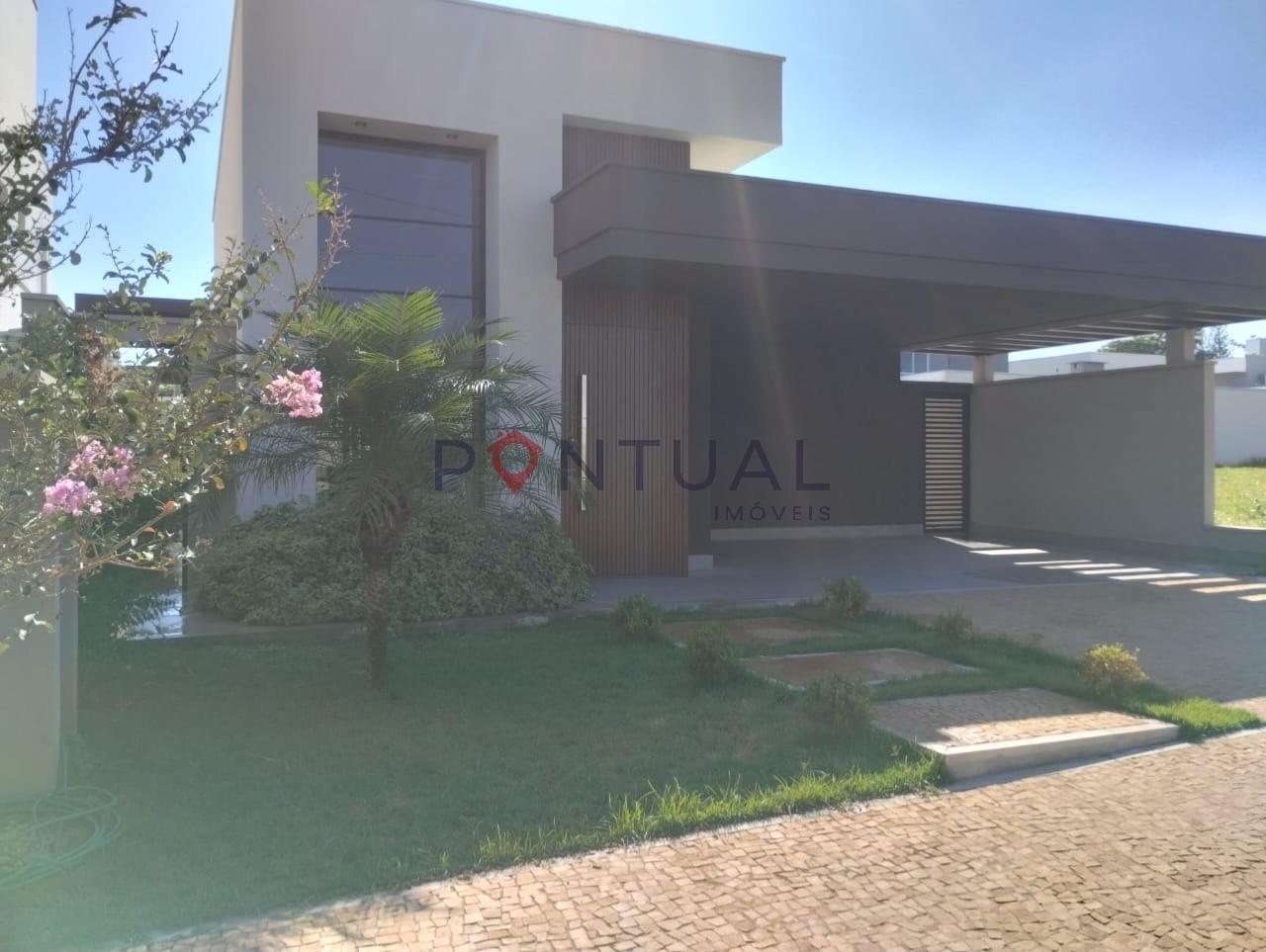 Casa à venda em Marília em condomínio fechado! Venha conhecer!