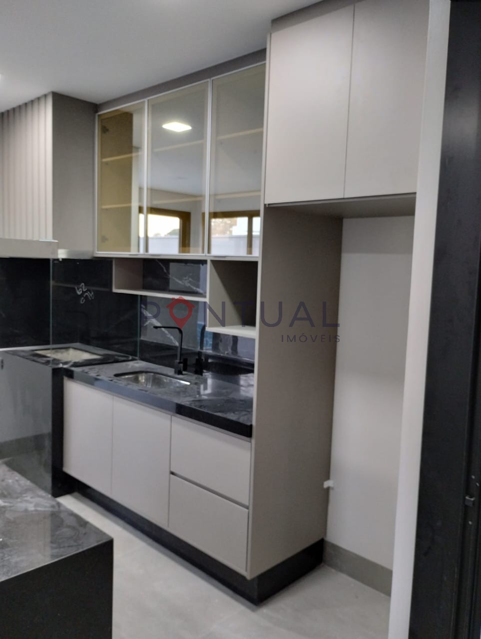 Casa à venda em Marília em condomínio fechado! Venha conhecer!