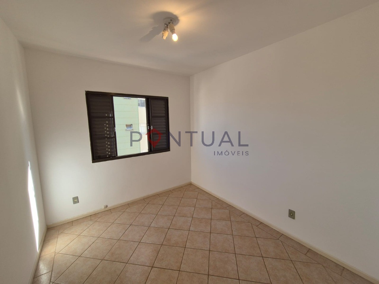 Apartamento para alugar em Marília no Edifício Portland. Visite, negocie e alugue com a Pontual Imóveis uma das melhores imobiliárias em Marília SP