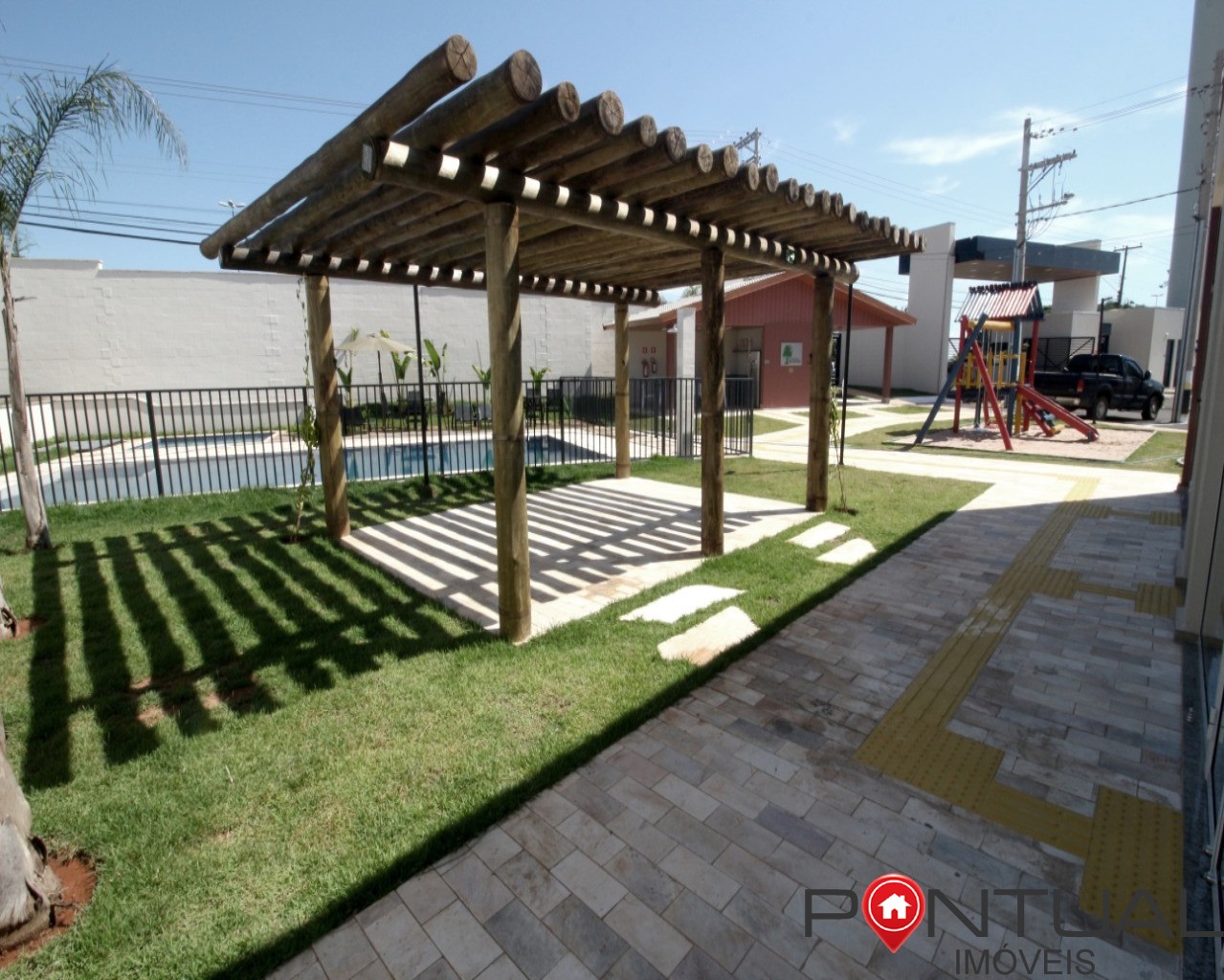 Apartamento à venda em Marília no Condomínio Residencial Murano todo mobiliado. Confira!