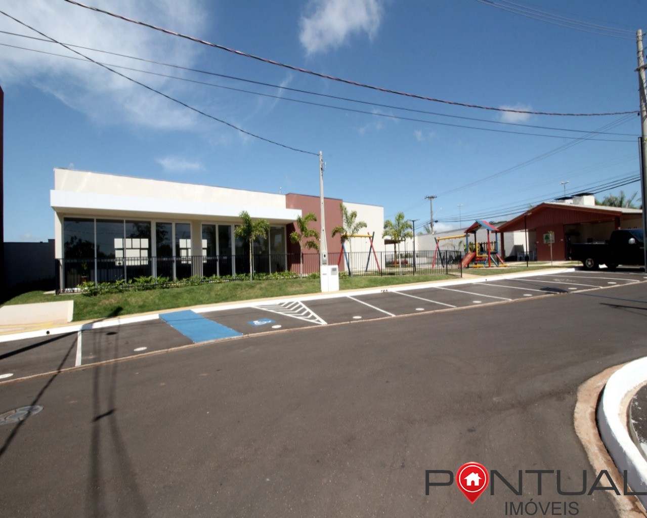 Apartamento à venda em Marília no Condomínio Residencial Murano todo mobiliado. Confira!
