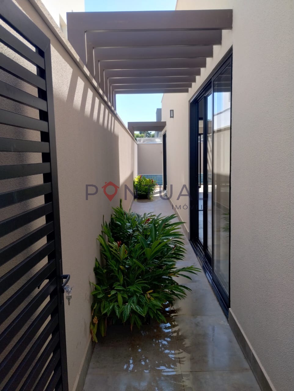 Casa à venda em Marília em condomínio fechado! Venha conhecer!