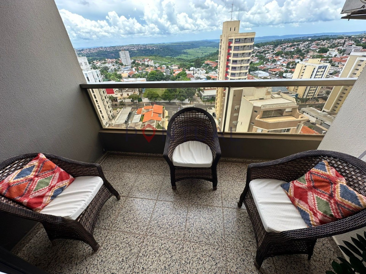 Amplo Apartamento para alugar em Marília próximo ao centro. Venha visitar e negociar com Pontual Imóveis