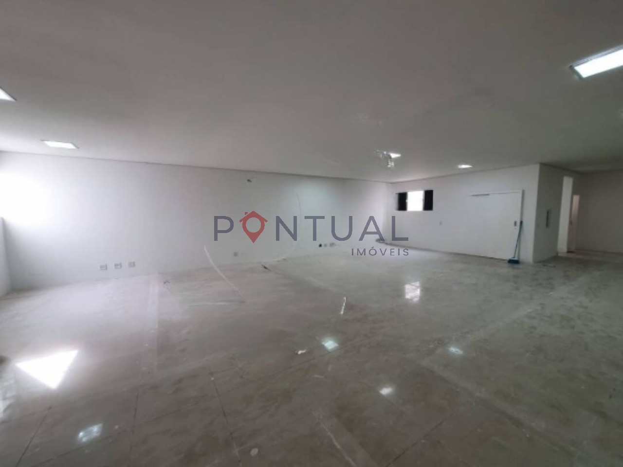 Salão Comercial para alugar no Centro de Marília-SP. Agende sua visita!