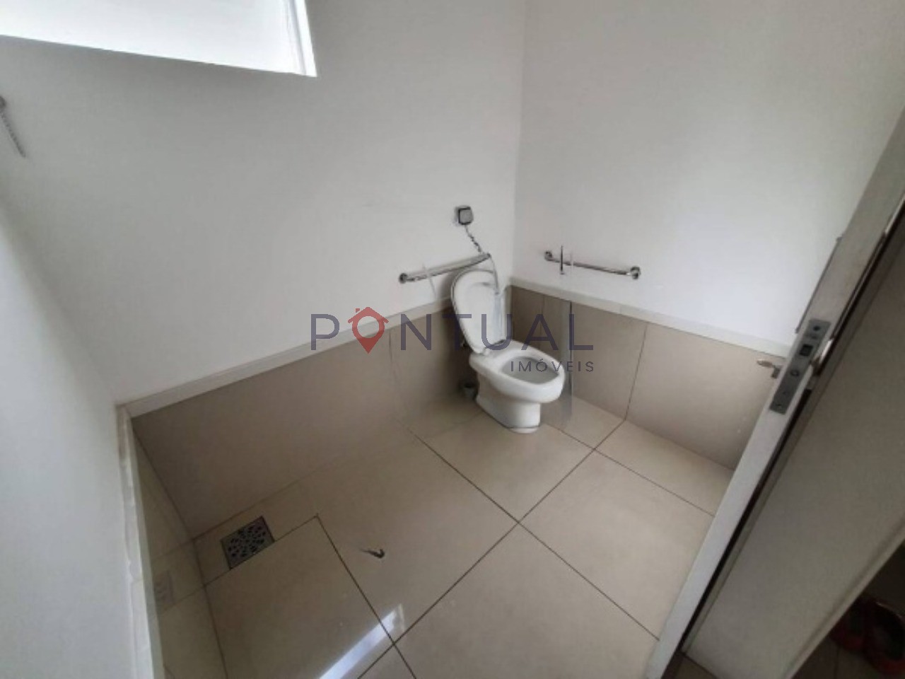 Salão Comercial para alugar no Centro de Marília-SP. Agende sua visita!