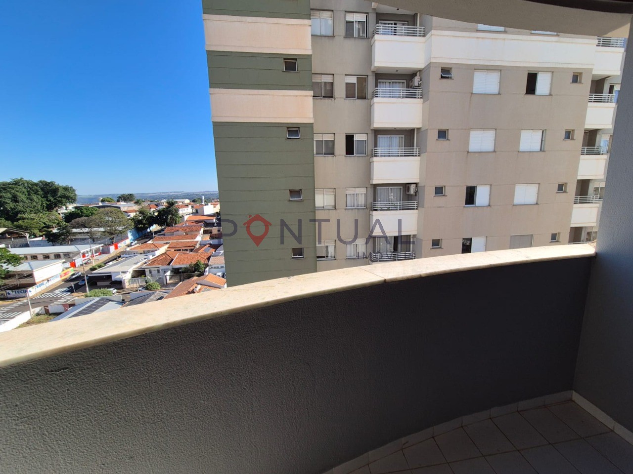 Apartamento para alugar em Marília no Edifício Portland. Visite, negocie e alugue com a Pontual Imóveis uma das melhores imobiliárias em Marília SP