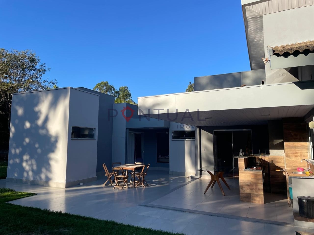 Linda Chácara à venda em Marília-SP. Venha conhecer!