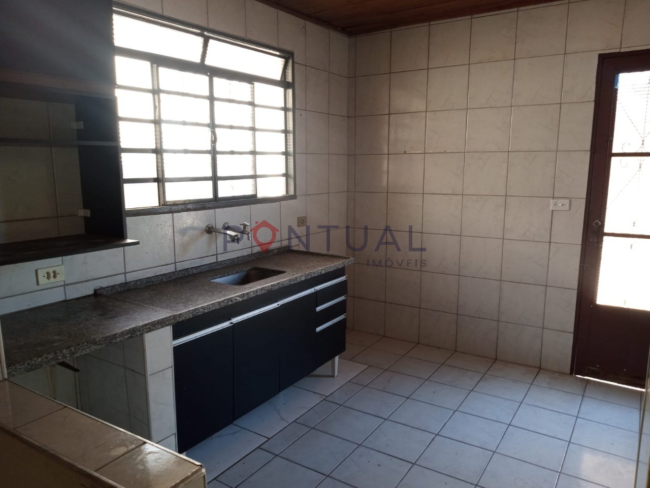Casa à venda em marília próxima a comércios e ao centro. Com