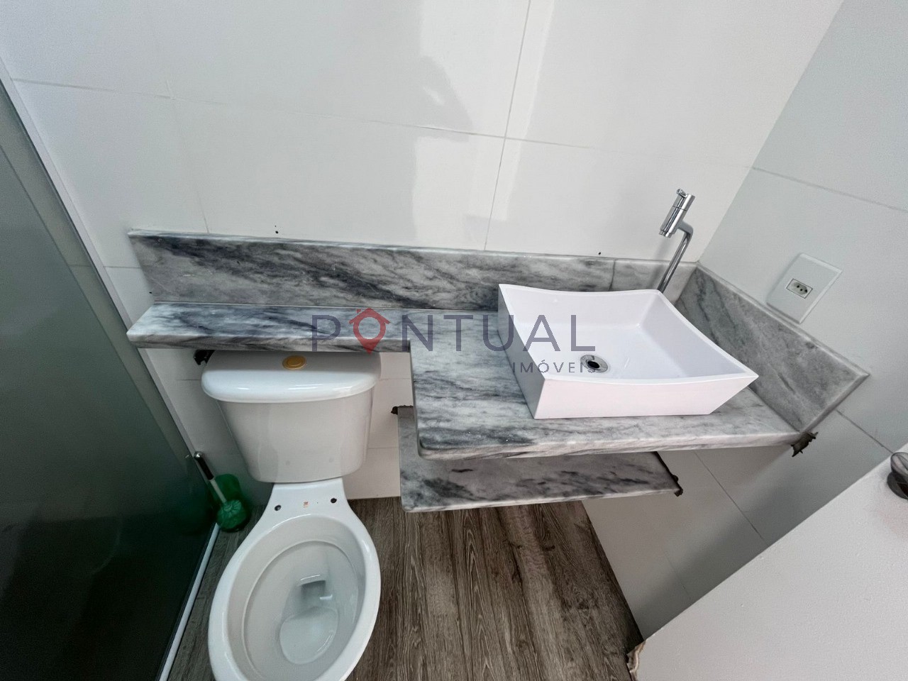 Casa à venda na zona norte de marília em condomínio fechado