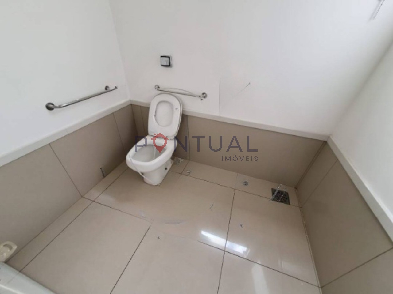 Salão Comercial para alugar no Centro de Marília-SP. Agende sua visita!