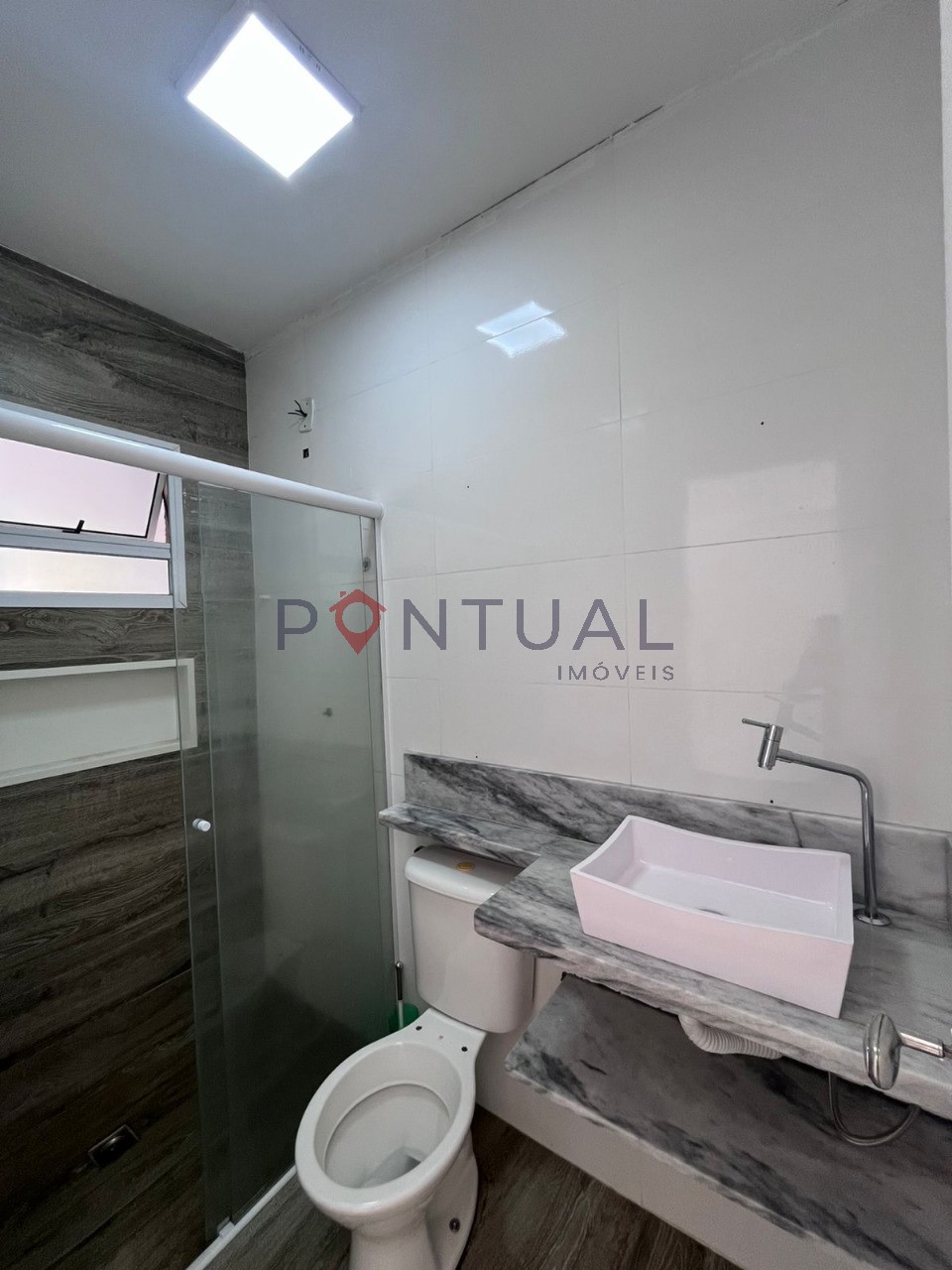 Casa à venda na zona norte de marília em condomínio fechado